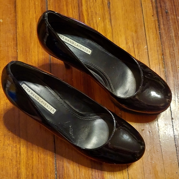 Vera Wang Lavender Label " Vero Cuoio" Black Patent Leather Stilettos Size 7M - Picture 2 of 16